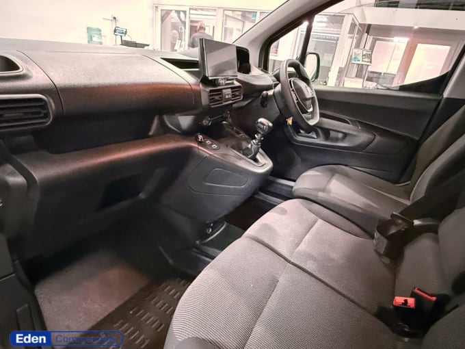 2025 Peugeot Partner