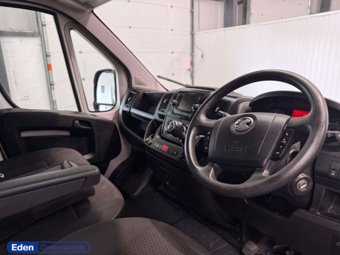 2025 Vauxhall Movano