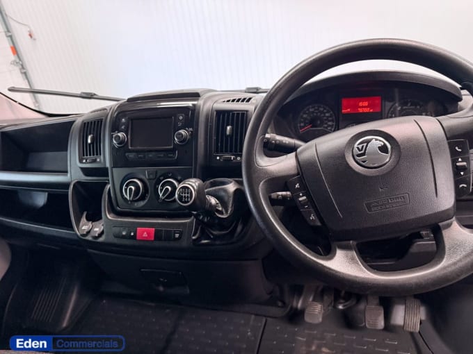 2025 Vauxhall Movano