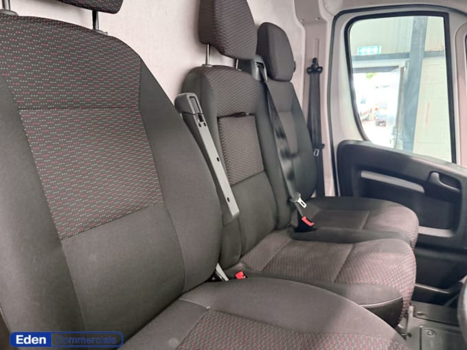 2025 Vauxhall Movano