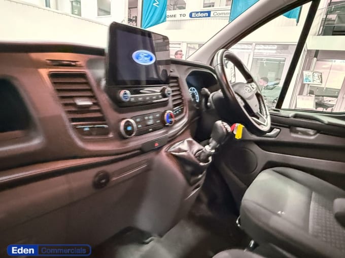 2025 Ford Transit Custom