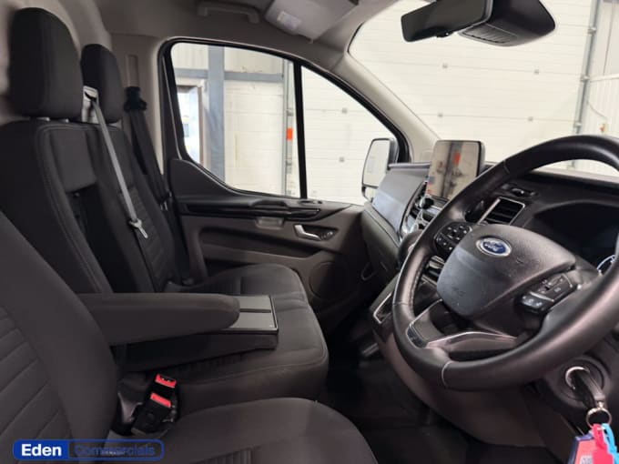 2025 Ford Transit Custom