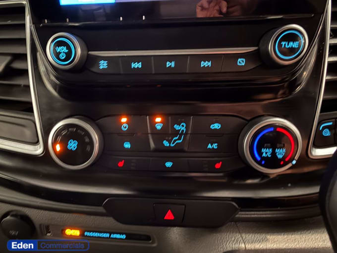 2025 Ford Transit Custom