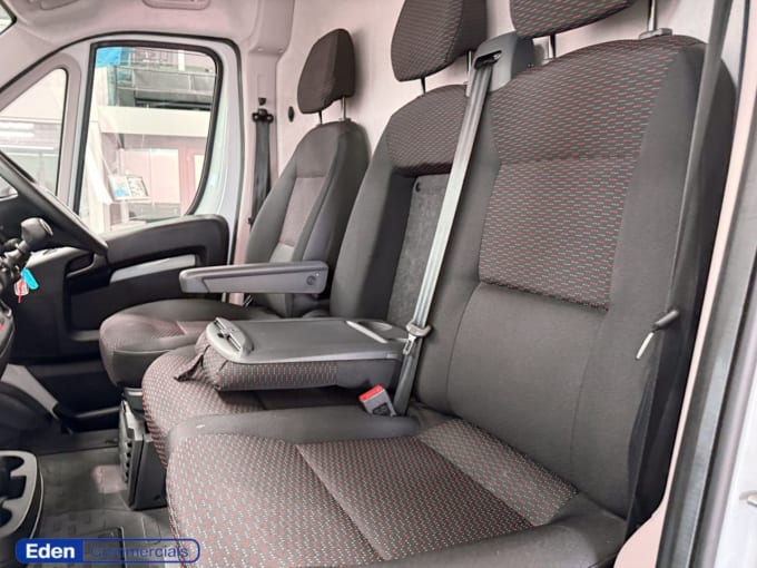 2025 Peugeot Boxer