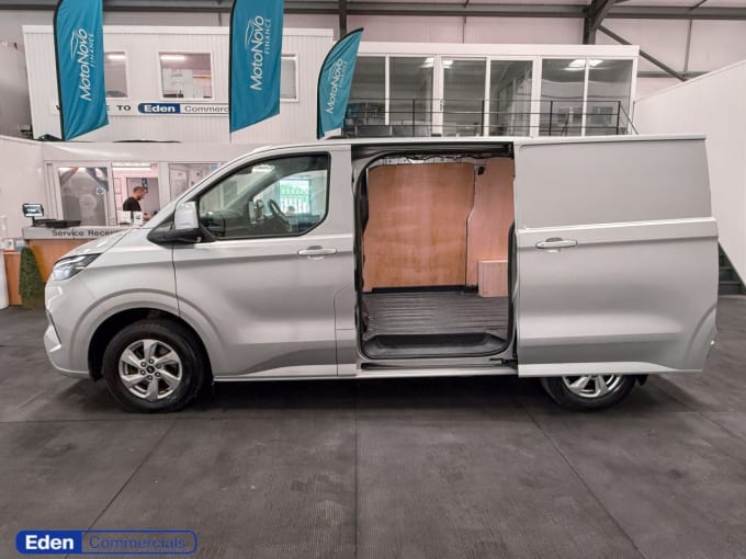 2025 Ford Transit Custom