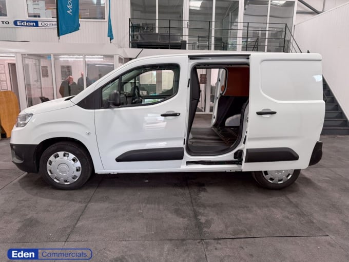 2025 Toyota Proace City