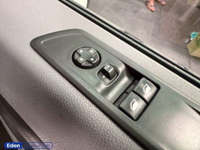 2025 Peugeot Expert