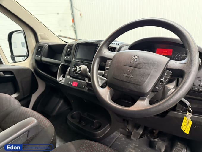 2025 Peugeot Boxer