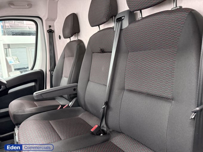 2025 Peugeot Boxer