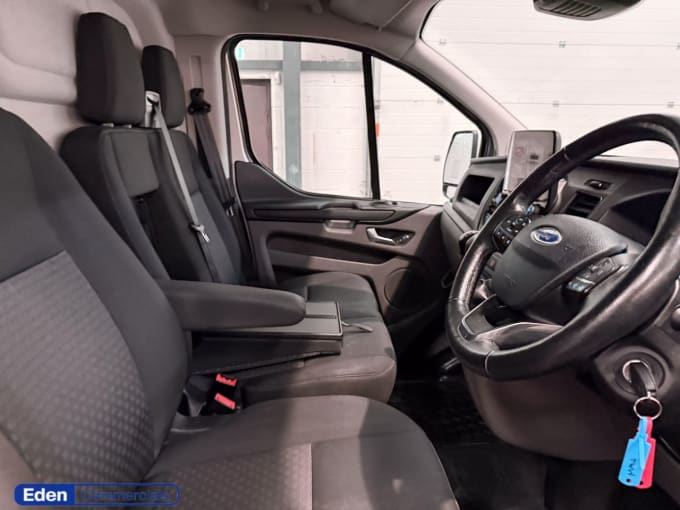 2025 Ford Transit Custom