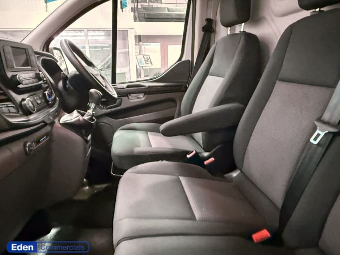 2025 Ford Transit Custom