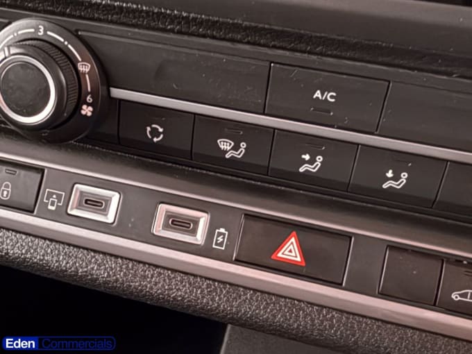2025 Vauxhall Vivaro