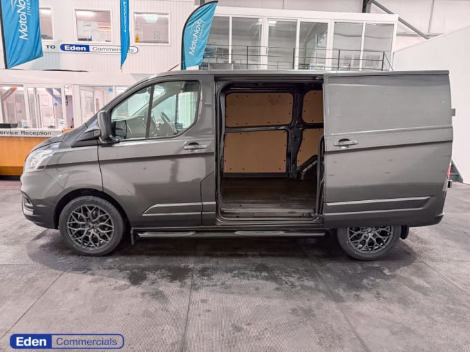 2025 Ford Transit Custom