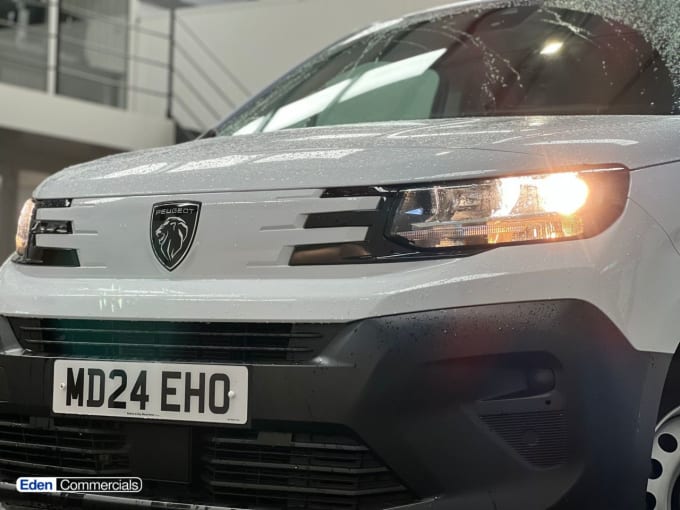 2025 Peugeot Partner