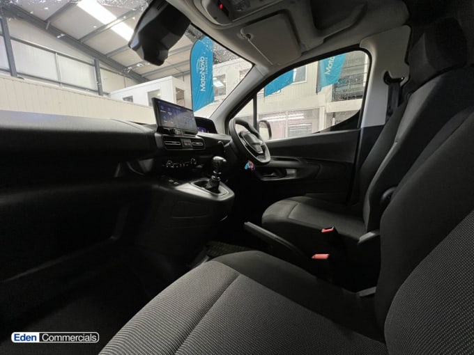 2025 Peugeot Partner