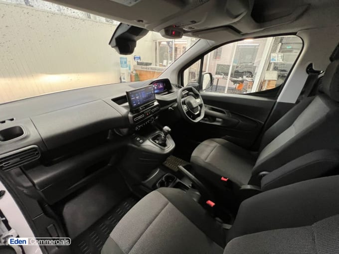2025 Peugeot Partner