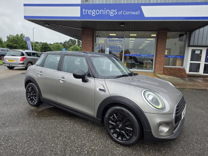 2025 Mini Hatch