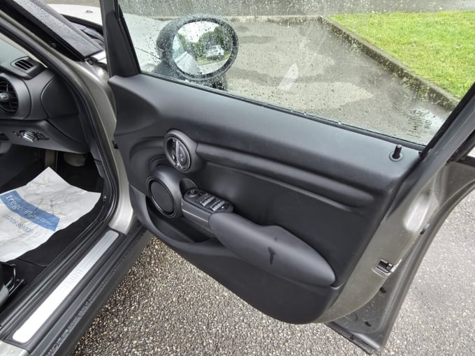 2025 Mini Hatch