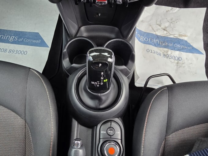 2025 Mini Hatch