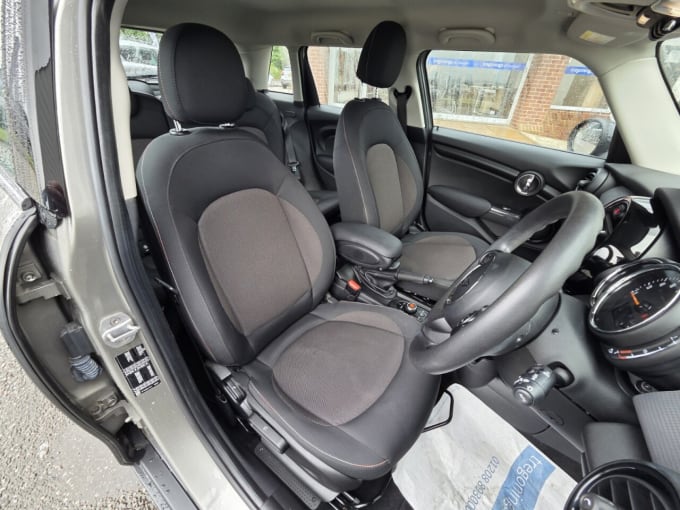 2025 Mini Hatch