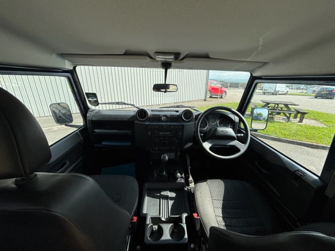 2025 Land Rover Defender 90