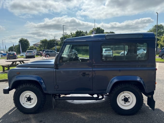 2025 Land Rover Defender 90