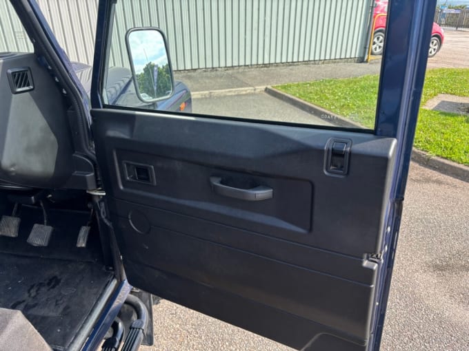 2025 Land Rover Defender 90