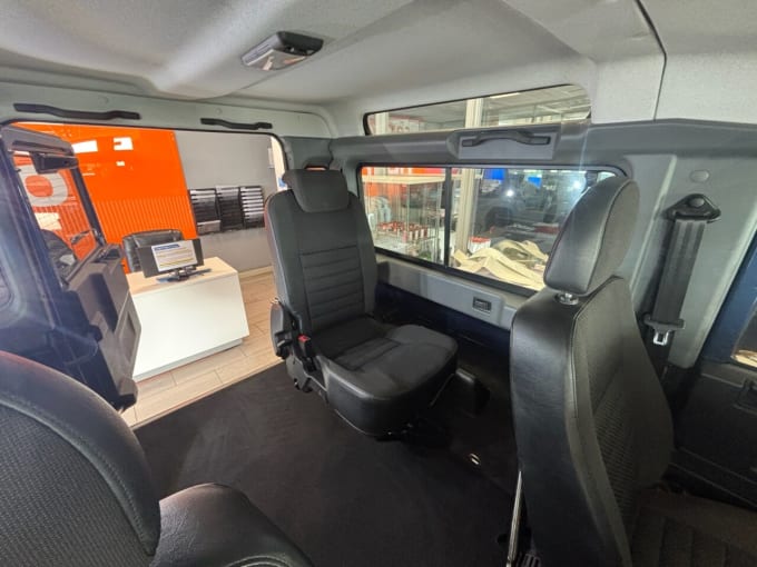 2025 Land Rover Defender 90