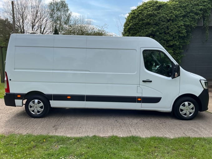 2024 Renault Master