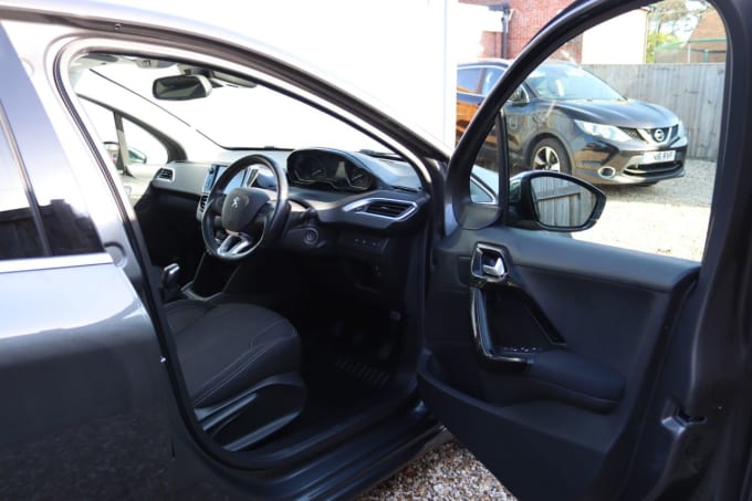 2025 Peugeot 208