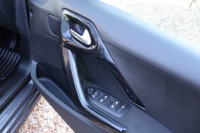 2025 Peugeot 208