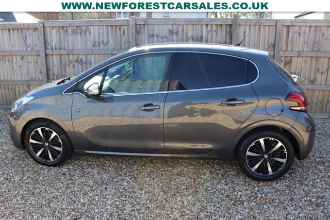 2025 Peugeot 208