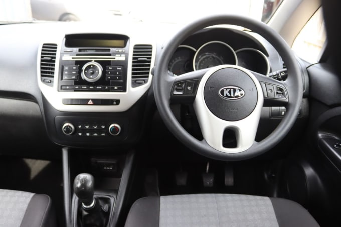 2025 Kia Venga