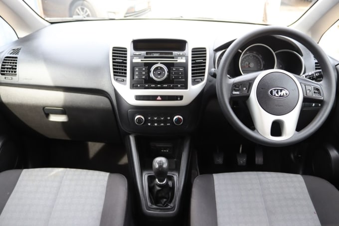2025 Kia Venga