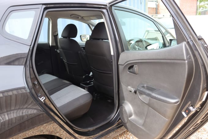 2025 Kia Venga