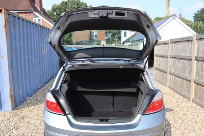2025 Vauxhall Astra