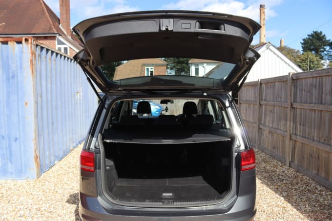 2025 Volkswagen Touran