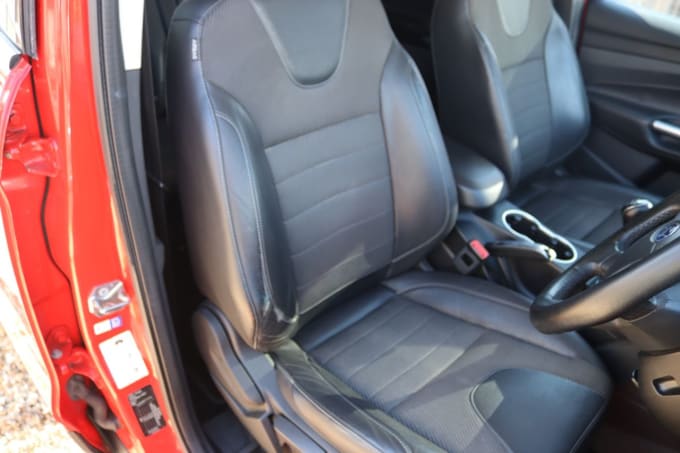 2025 Ford Kuga