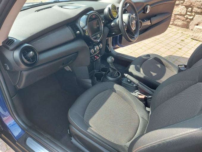 2019 Mini Hatch