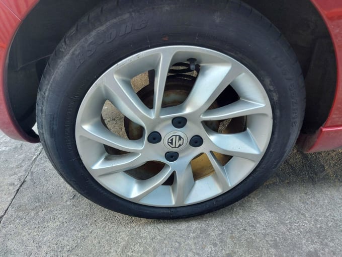 2018 Mg Mg3