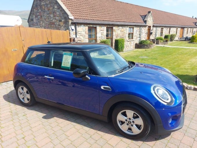 2019 Mini Hatch