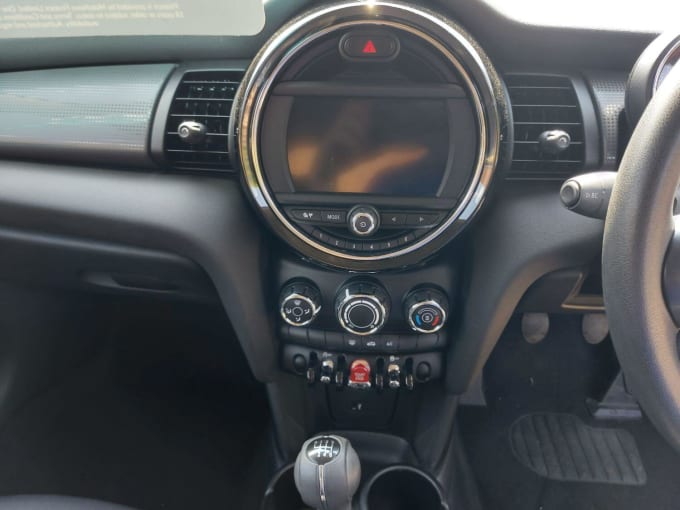 2019 Mini Hatch