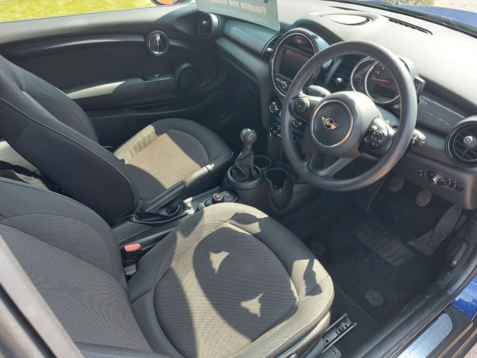 2019 Mini Hatch