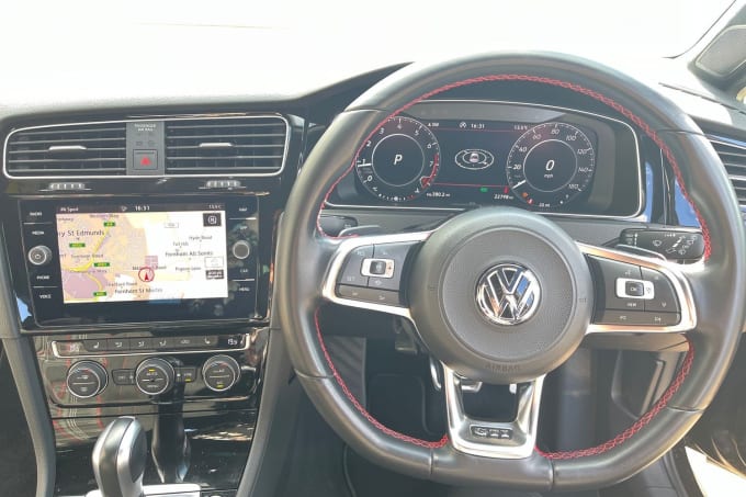 2025 Volkswagen Golf