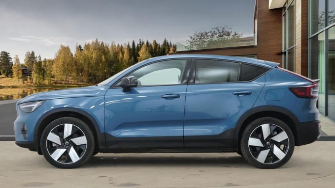 2025 Volvo C40