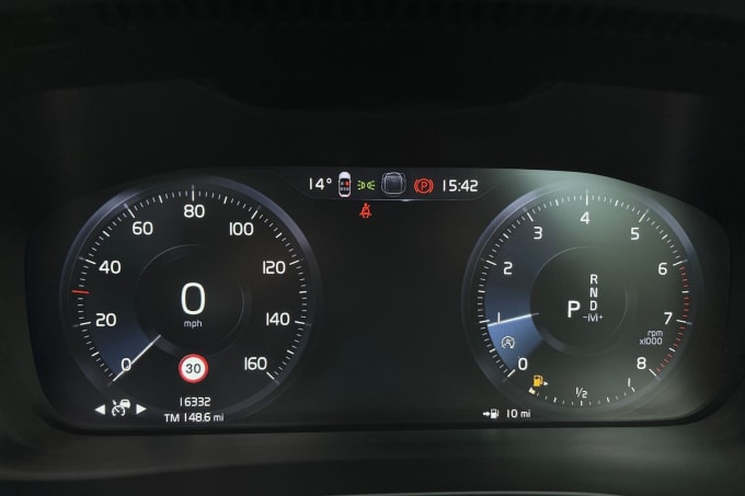2025 Volvo Xc40