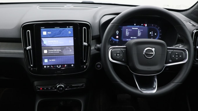 2025 Volvo Xc40