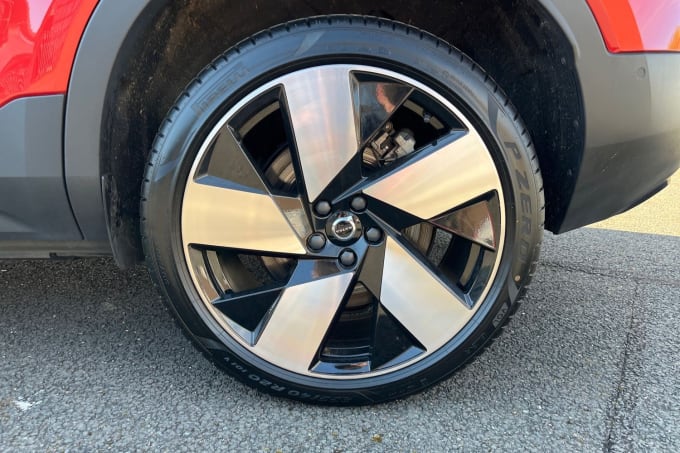2025 Volvo C40
