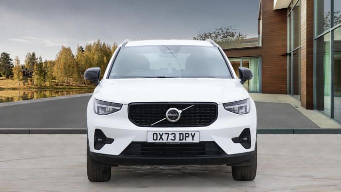 2025 Volvo Xc40