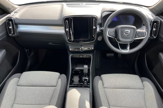 2025 Volvo Xc40